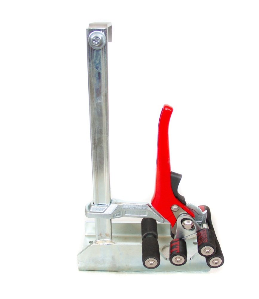 Stationary clamp for cramping cylinders  - 1