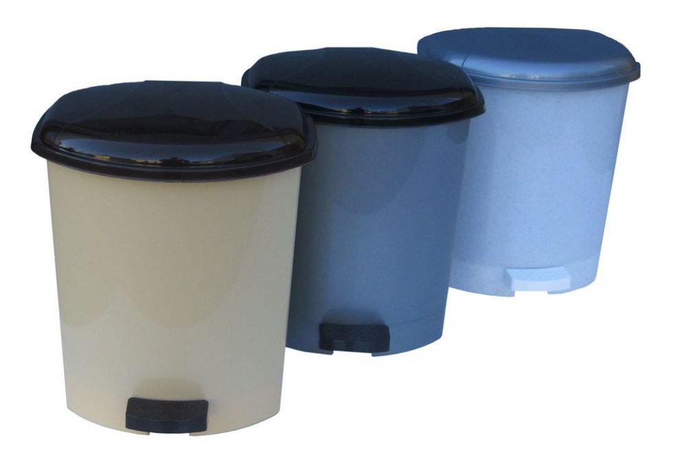 Buckets and garbage bags  - 2