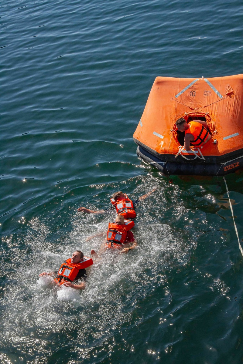 rescue-with-liferaft.jpg rescue-with-liferaft.jpg